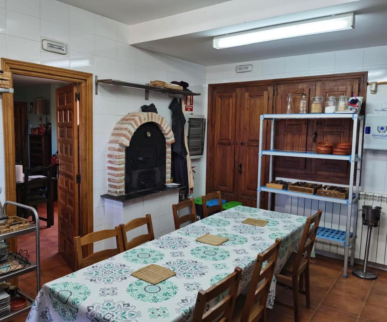 Tres Navios En El Mar Casa Rural De 10 Habitaciones Con Bano Individual Precios Web Montejo de Tiermes Exterior photo